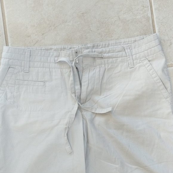 Gap size 8 khaki capris and lime green shorts - Picture 5 of 8